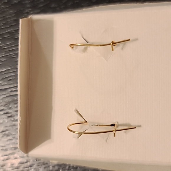 Olivine on black lava earrings from Hawaii - Picture 2 of 3